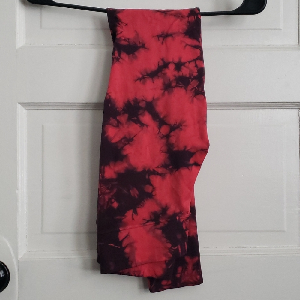 NUX Leggings Size Medium Red Tie Dye